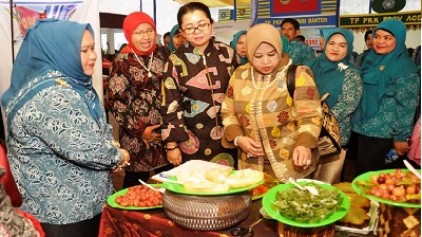 Erni Gundarti Tjahjo Kumolo Puji Stand Riau